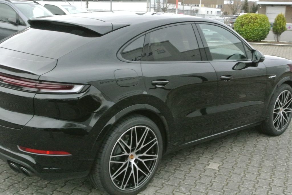 Porsche Cayenne 2025