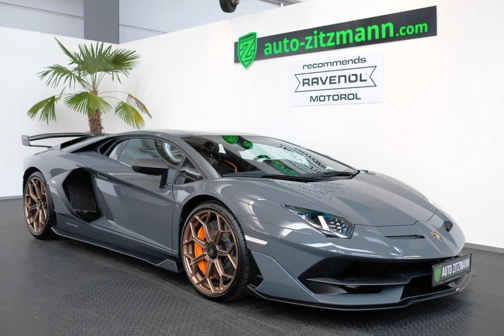 Lamborghini Aventador 2020