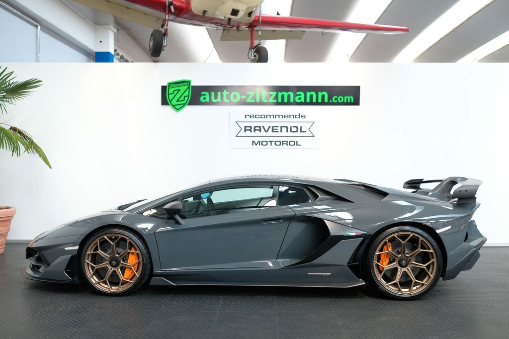 Lamborghini Aventador 2020