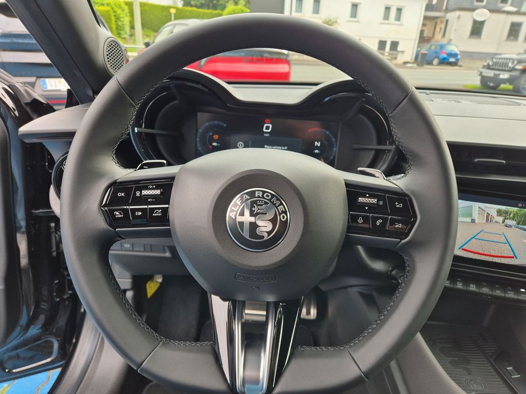 Alfa Romeo Junior 2025