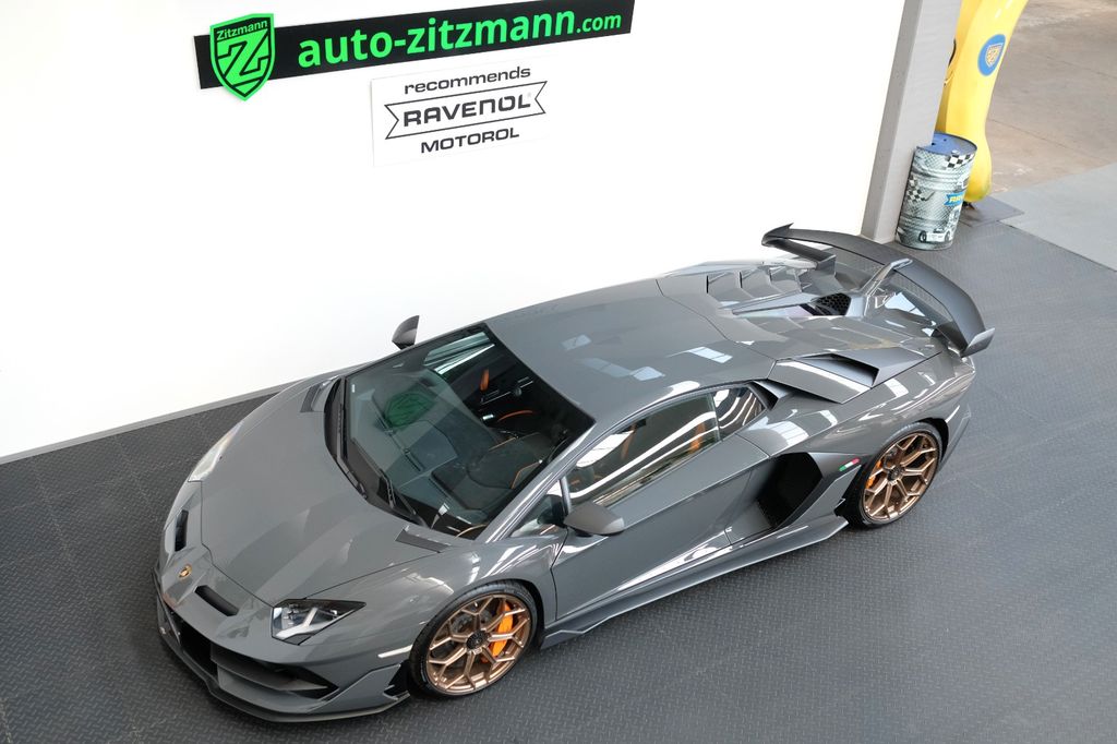 Lamborghini Aventador 2020