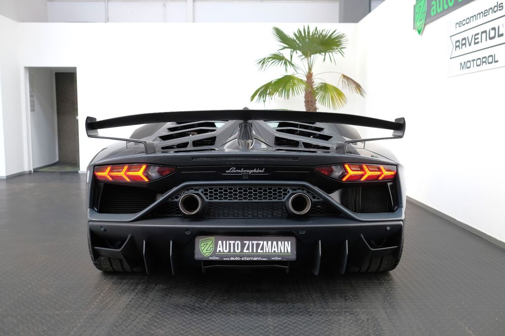 Lamborghini Aventador 2020