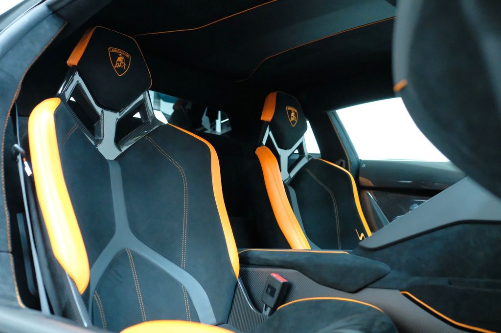 Lamborghini Aventador 2020