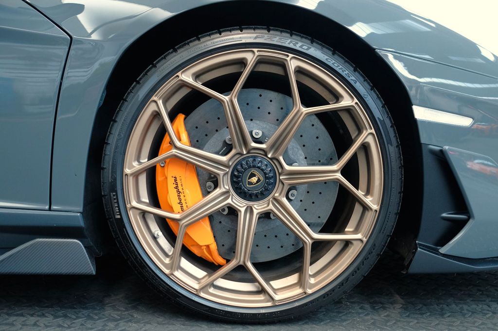 Lamborghini Aventador 2020