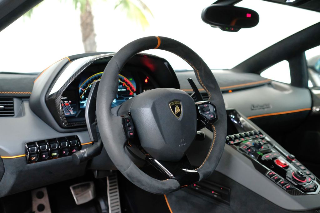 Lamborghini Aventador 2020