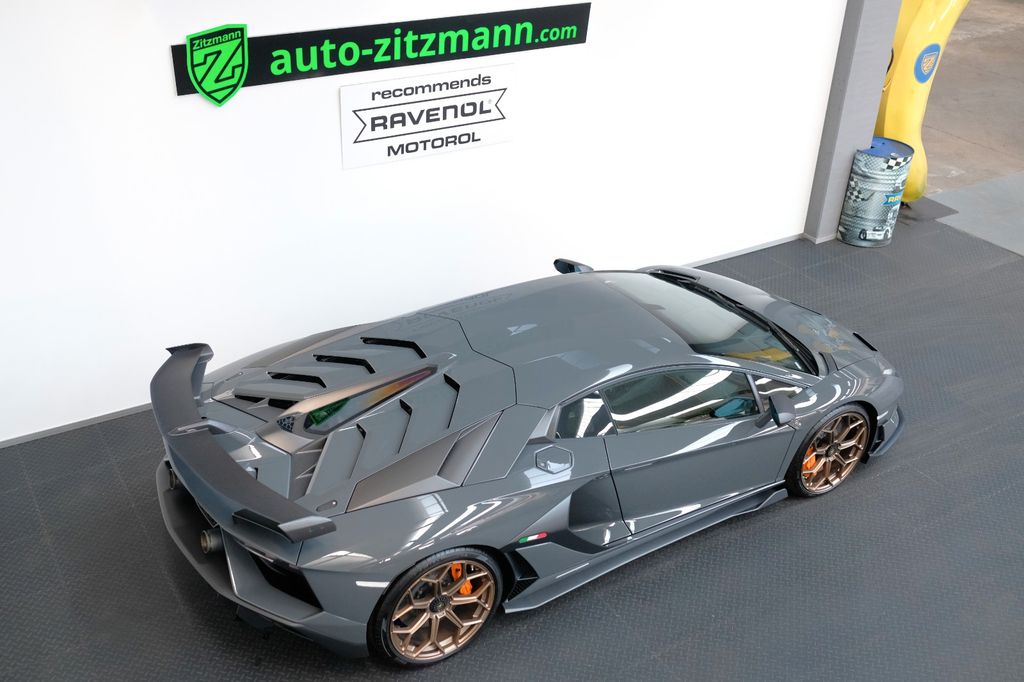 Lamborghini Aventador 2020