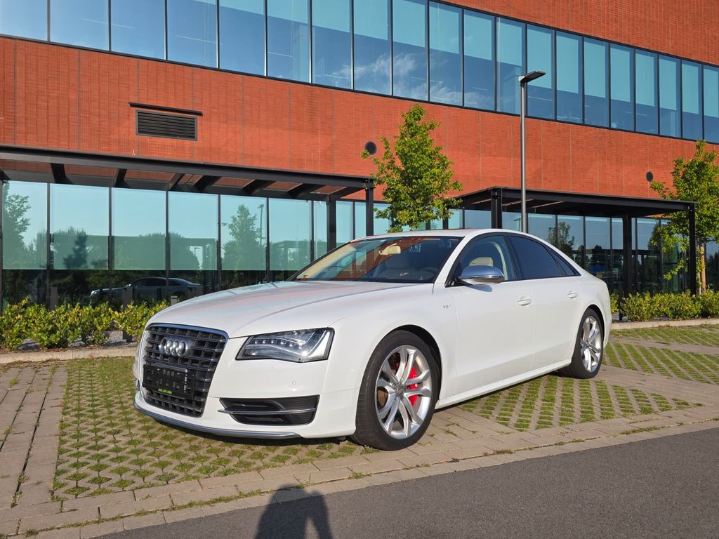 Audi S8 2013
