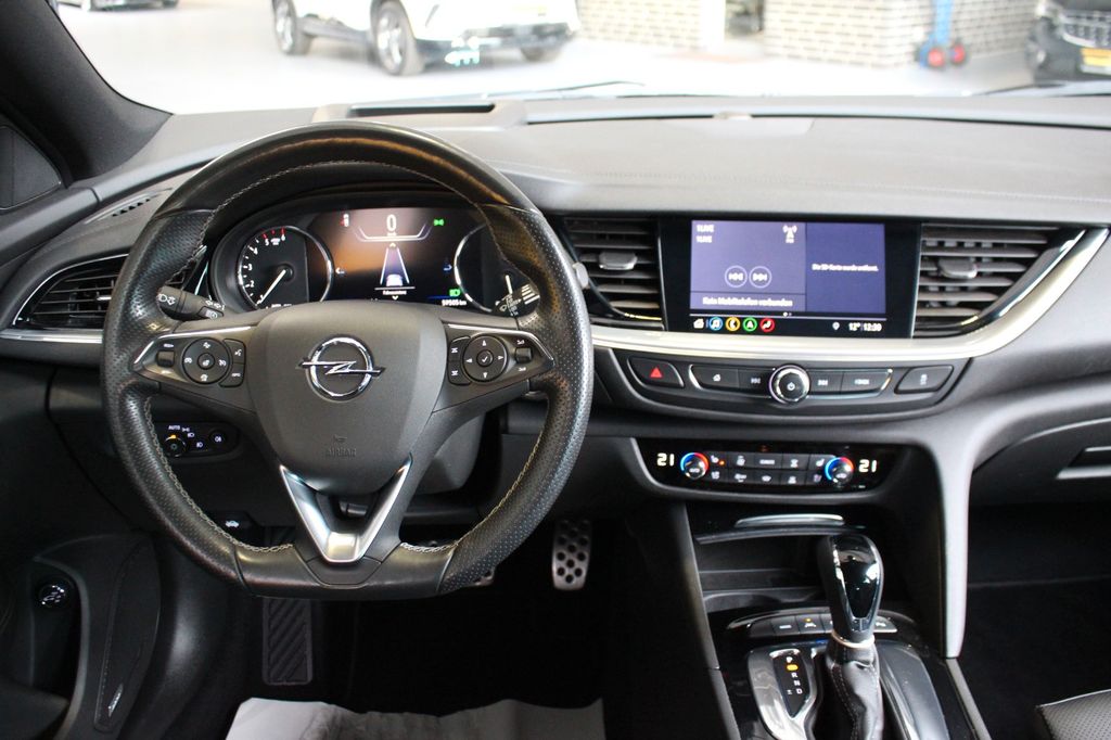 Opel Insignia 2021