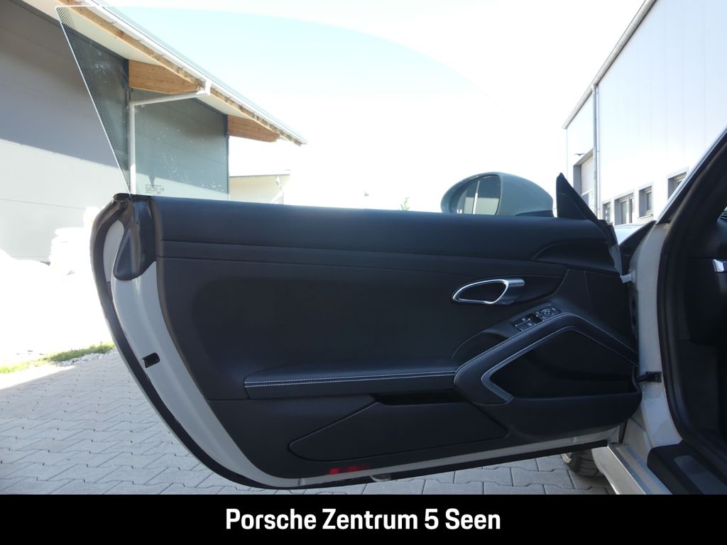 Porsche Cayman 2024