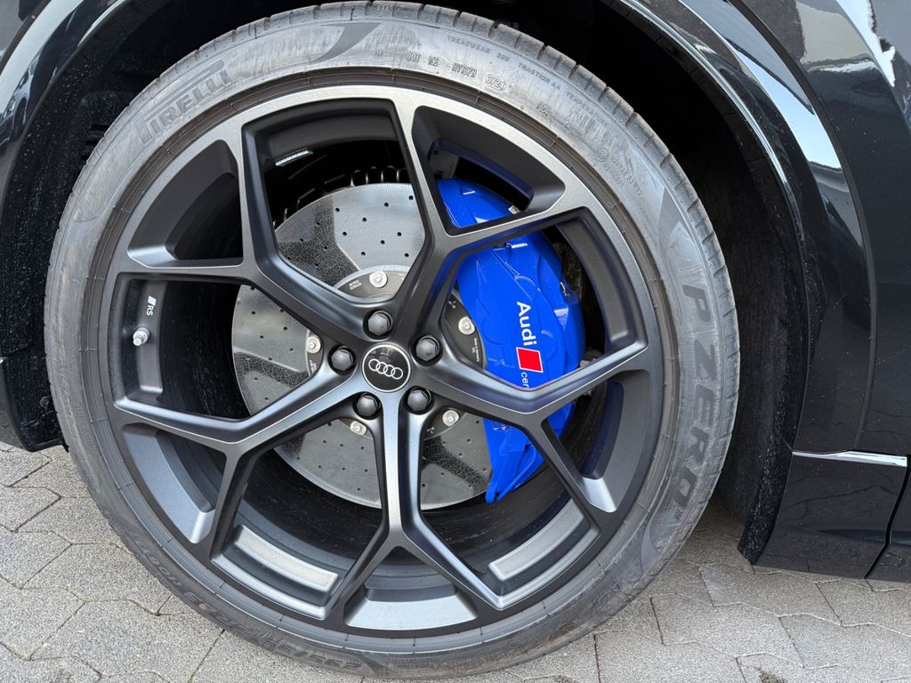 Audi RSQ8 2025