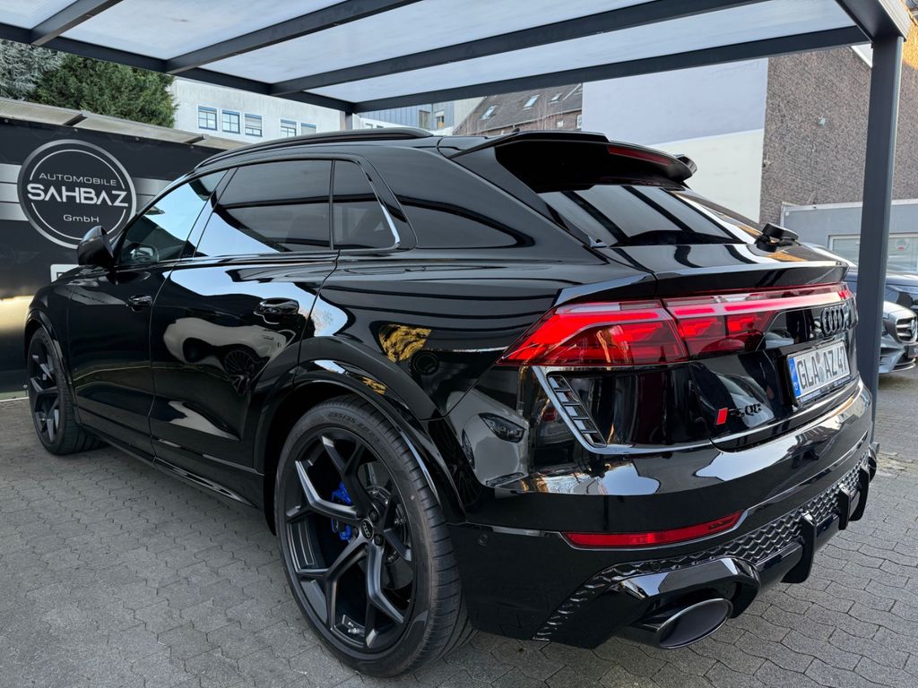 Audi RSQ8 2025