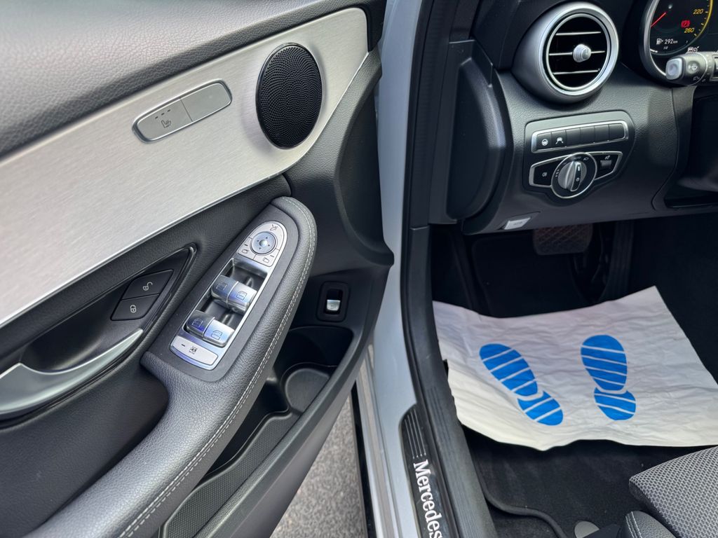 Mercedes-Benz C 300 2021