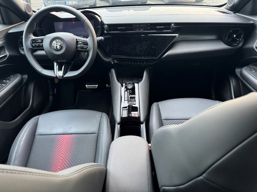 Alfa Romeo Junior 2025
