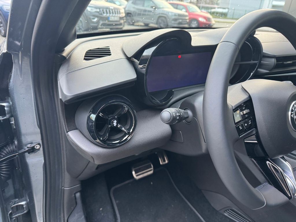 Alfa Romeo Junior 2025