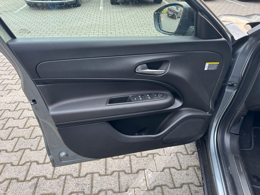 Alfa Romeo Junior 2025