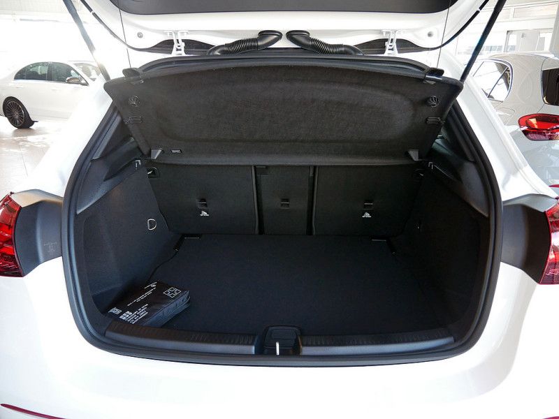 Mercedes-Benz A 200 2025