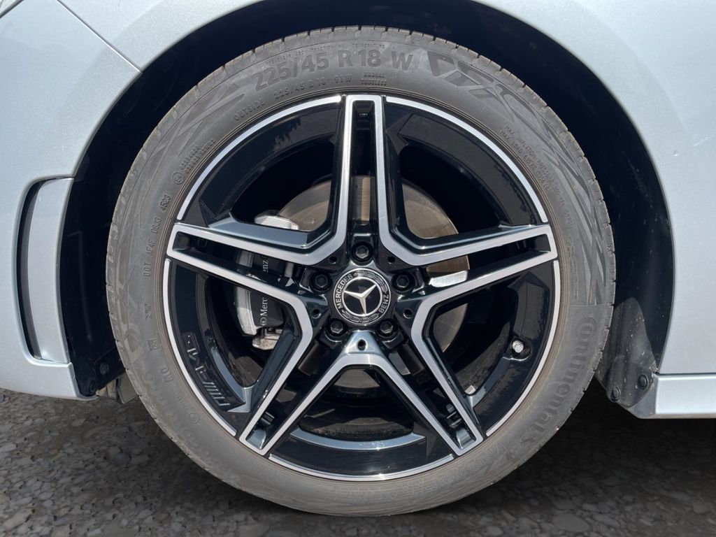 Mercedes-Benz B 180 2024