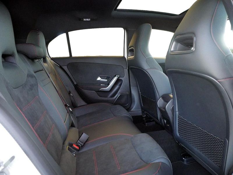 Mercedes-Benz A 200 2025