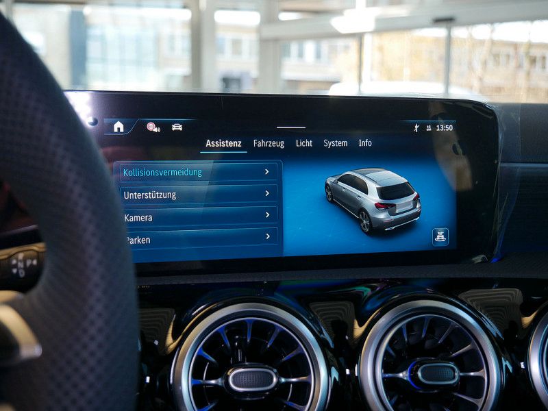 Mercedes-Benz A 200 2025