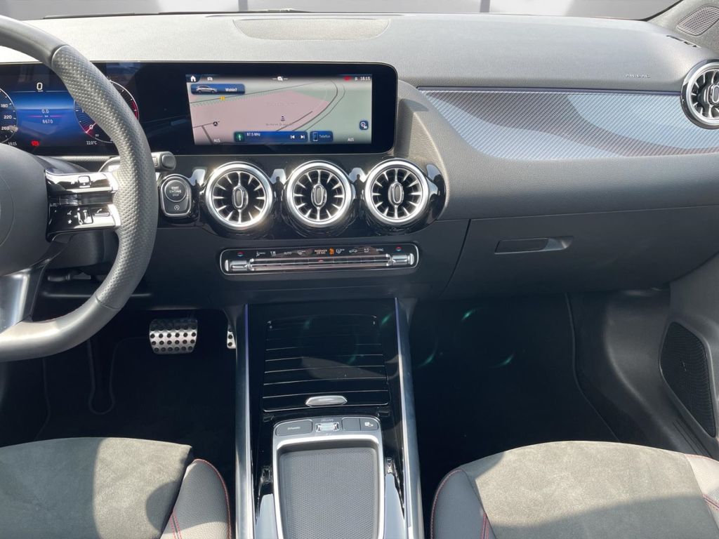 Mercedes-Benz B 180 2024