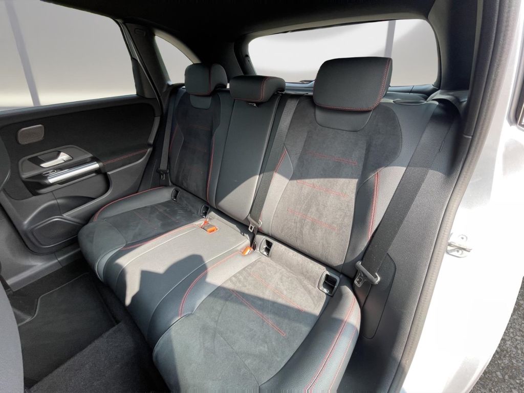 Mercedes-Benz B 180 2024