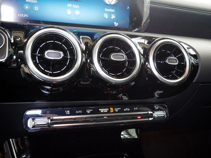 Mercedes-Benz A 200 2025