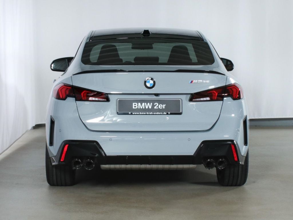 BMW M235 2025