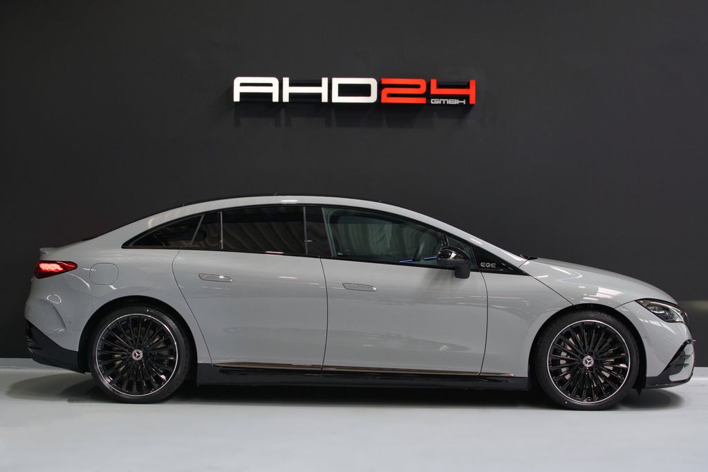 Mercedes-Benz EQE 2024