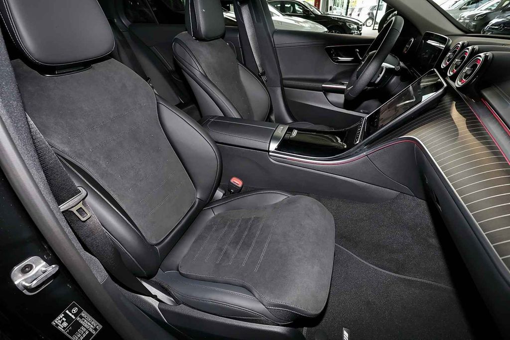 Mercedes-Benz C 200 2025