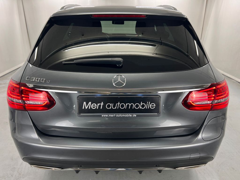 Mercedes-Benz C 300 2021