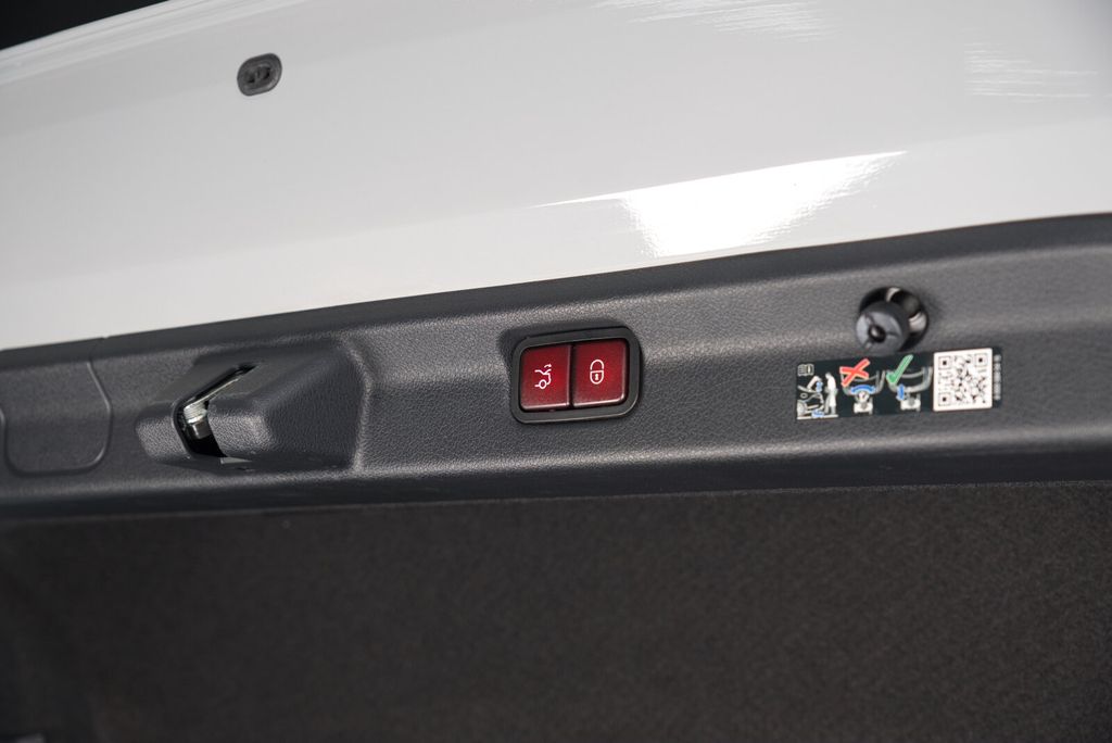 Mercedes-Benz EQE 2024