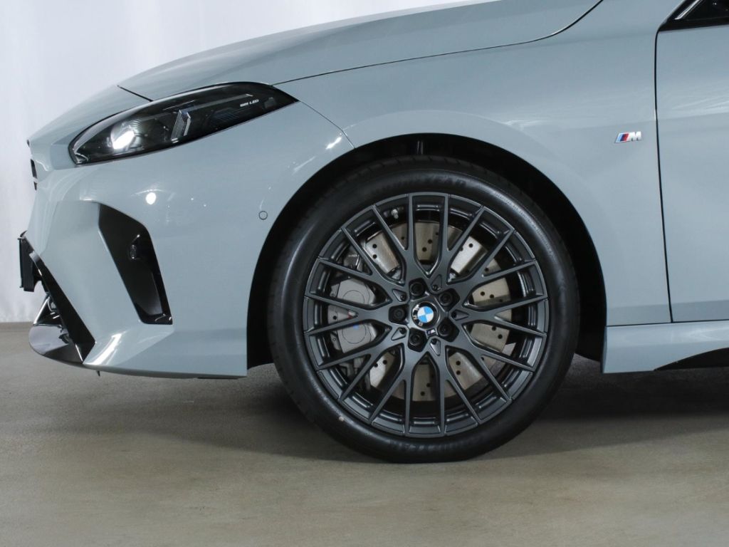 BMW M235 2025