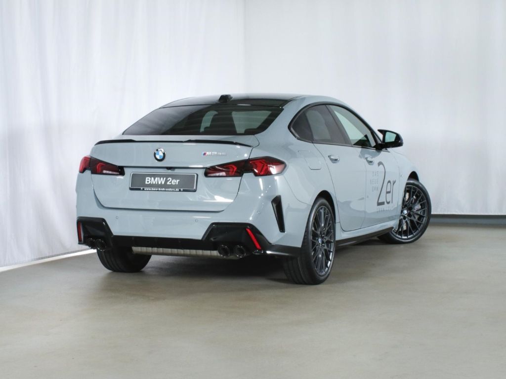 BMW M235 2025