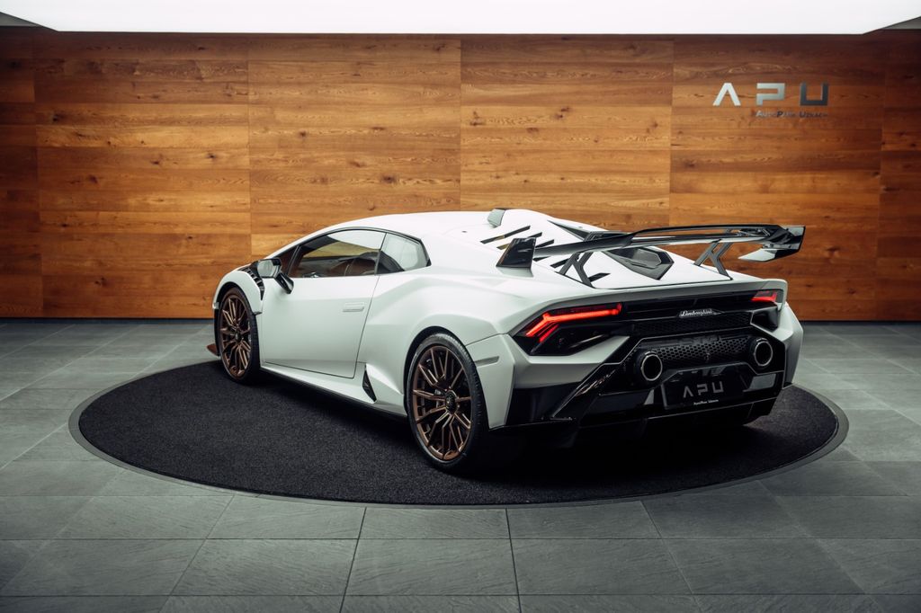 Lamborghini Huracán 2023