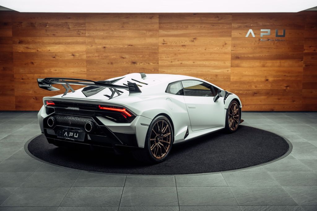 Lamborghini Huracán 2023