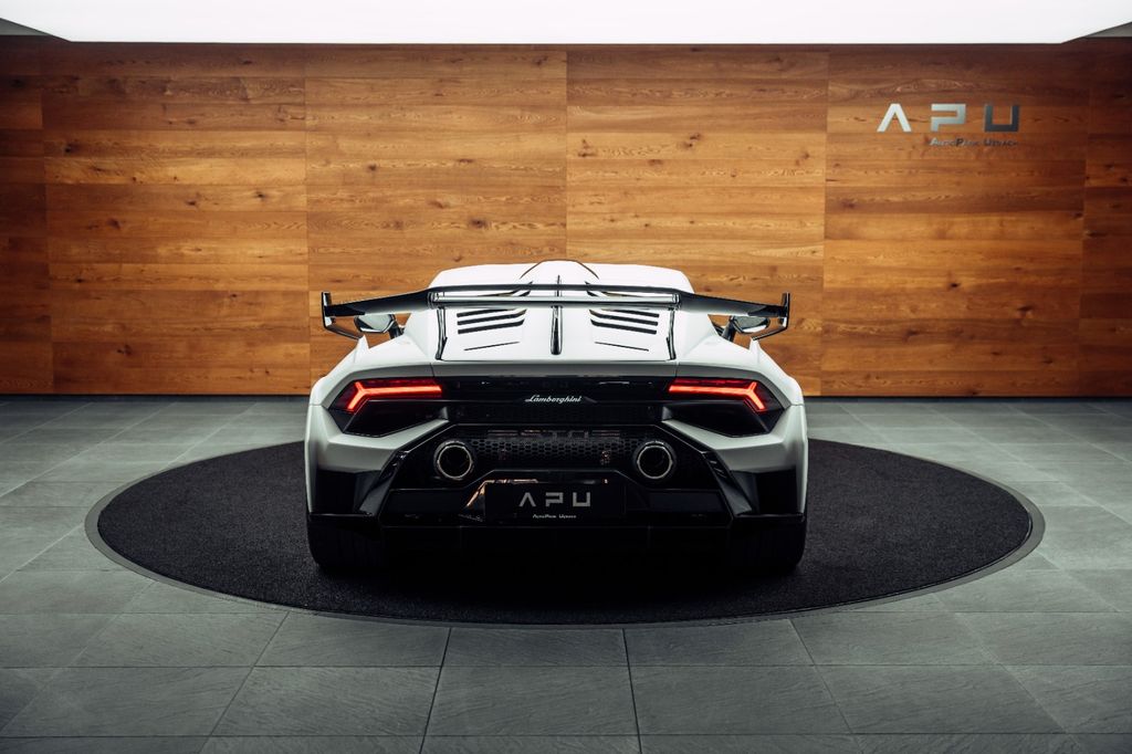 Lamborghini Huracán 2023