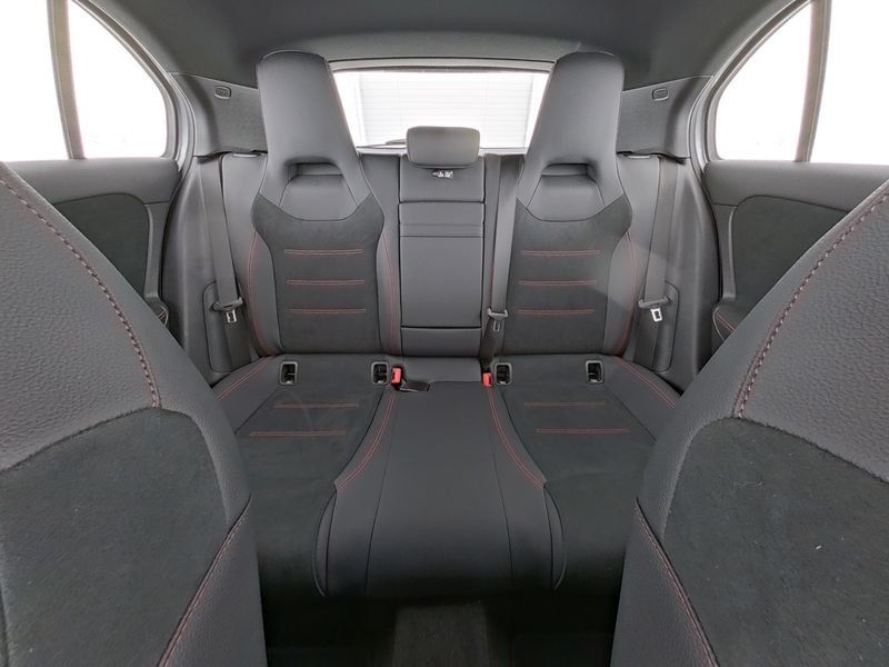 Mercedes-Benz A 220 2024