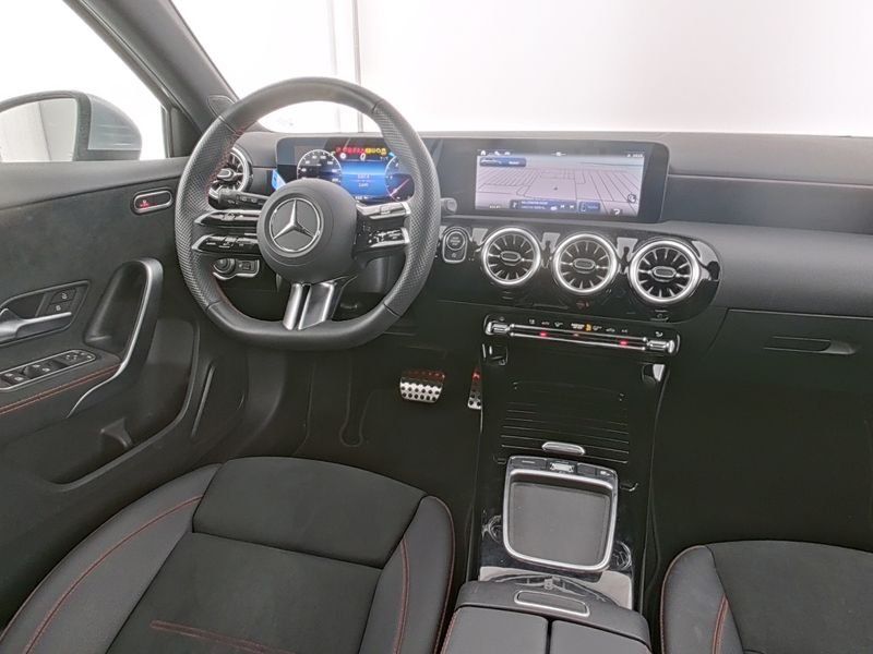 Mercedes-Benz A 220 2024