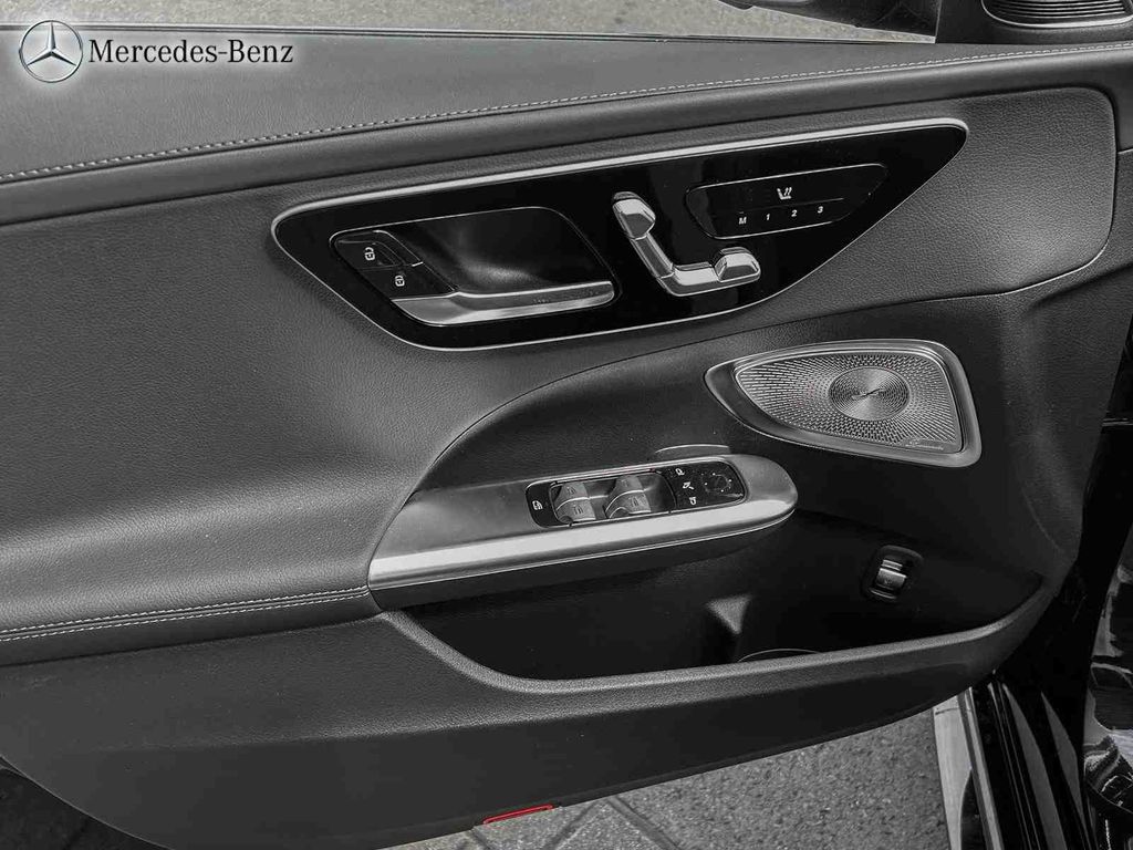 Mercedes-Benz C 300 2025