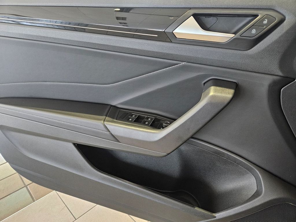 Volkswagen T-Roc 2024