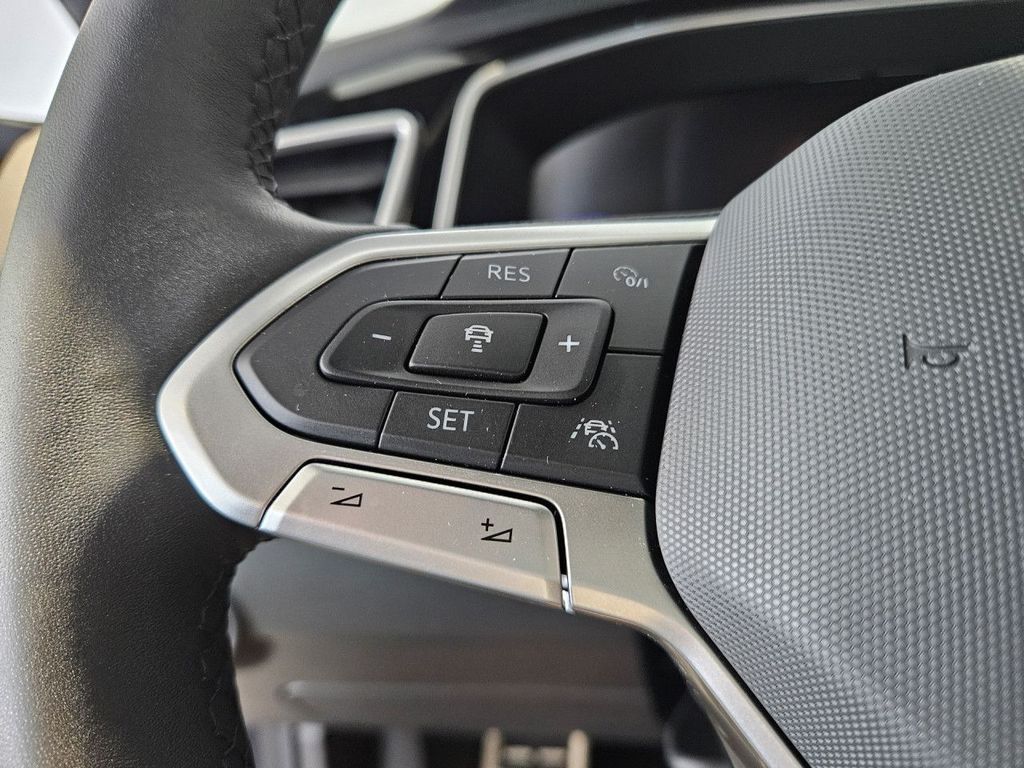 Volkswagen T-Roc 2024