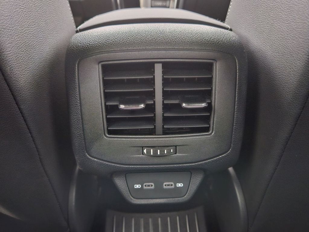 Volkswagen T-Roc 2024