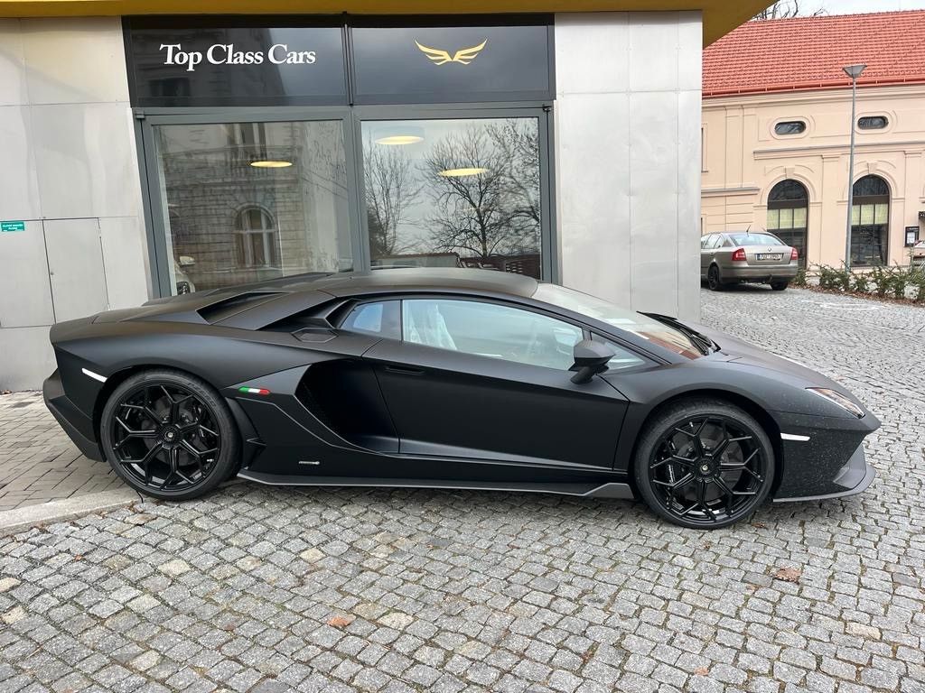 Lamborghini Aventador