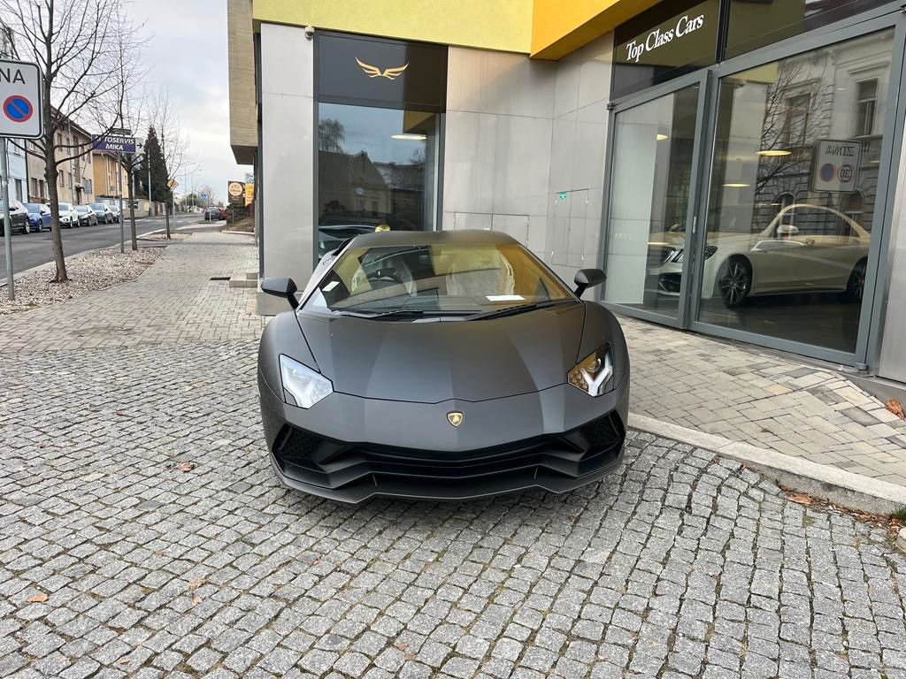 Lamborghini Aventador