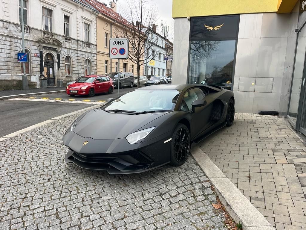 Lamborghini Aventador