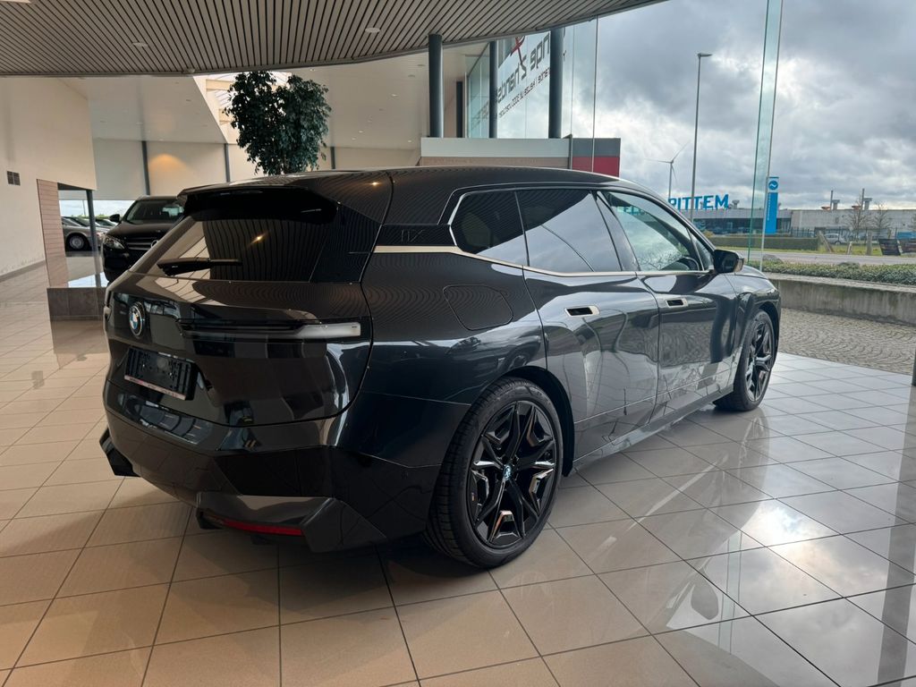 BMW iX 2023
