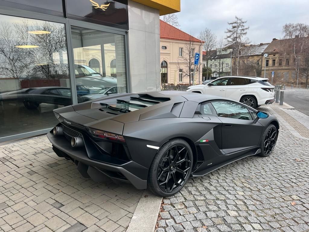 Lamborghini Aventador