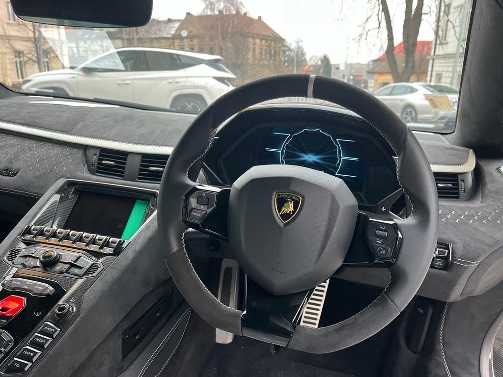 Lamborghini Aventador