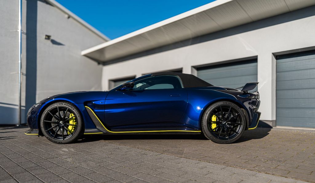 Aston Martin V12 Vantage 2023