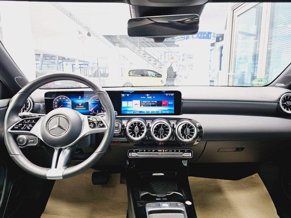 Mercedes-Benz A 220 2023